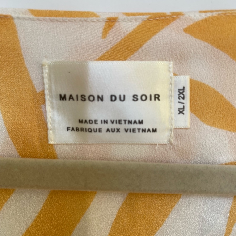 Maison Du Soir Magnolia Luxe Robe - image 4
